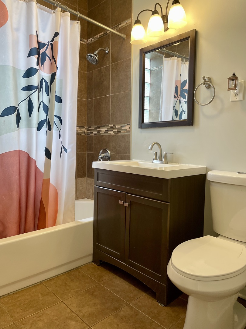 2416 N Springfield Avenue Unit: 1