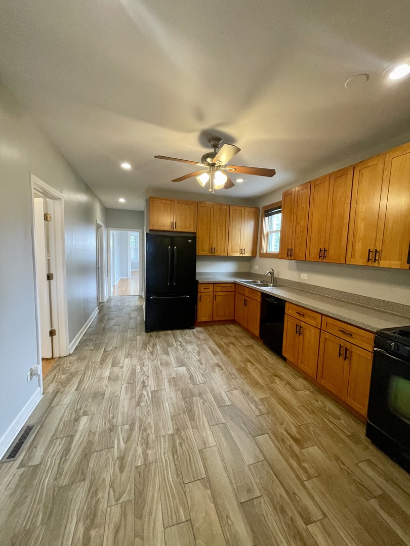 2416 N Springfield Avenue Unit: 1