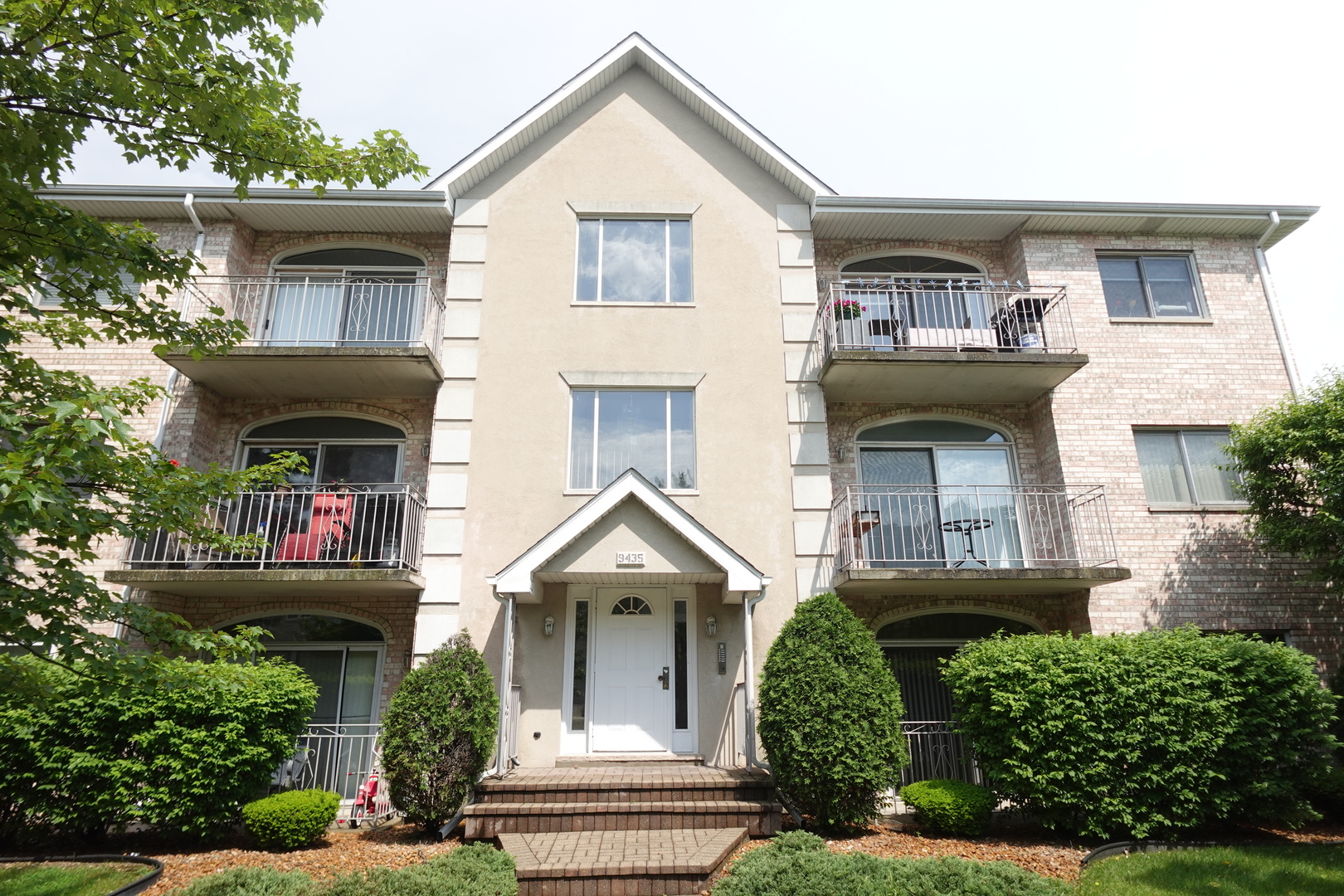 9435 S 79th Avenue Unit: 302