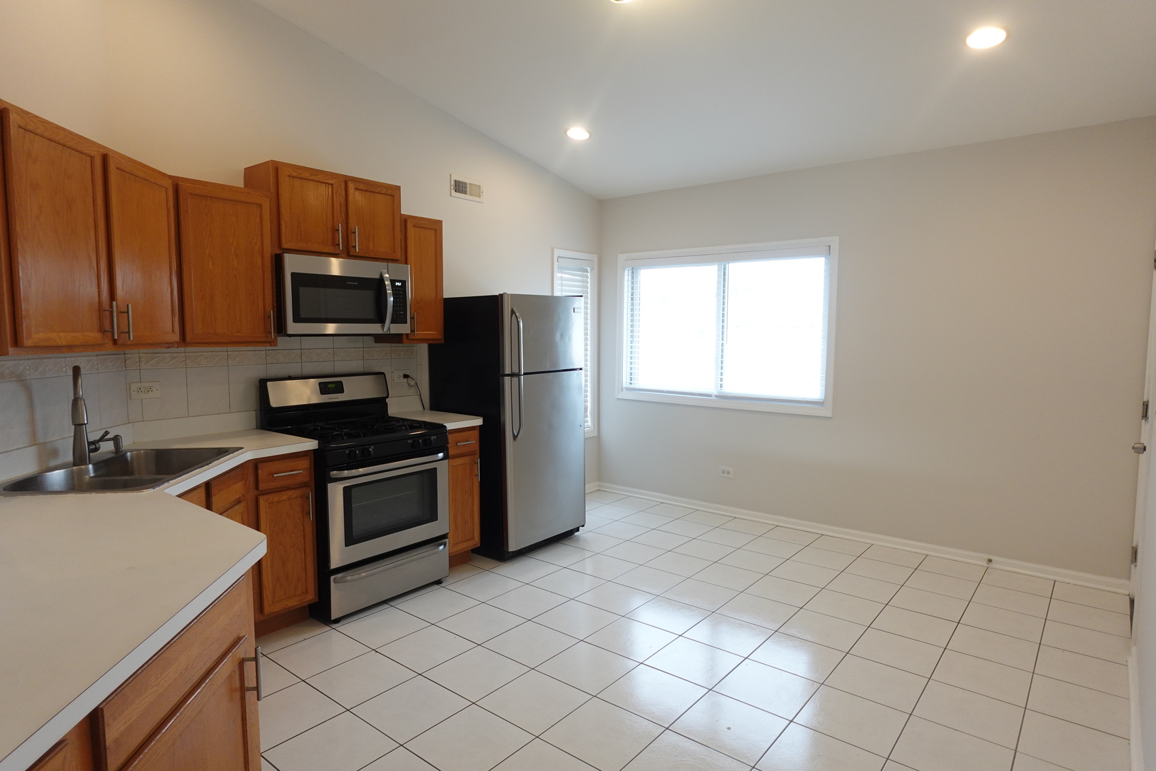 9435 S 79th Avenue Unit: 302