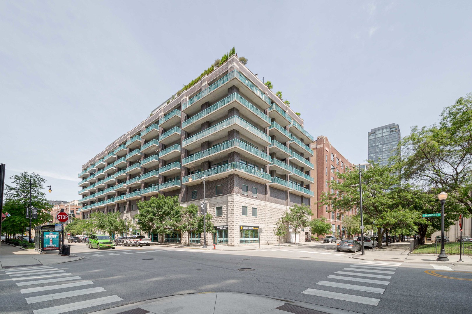 910 W Madison Street Unit: 609