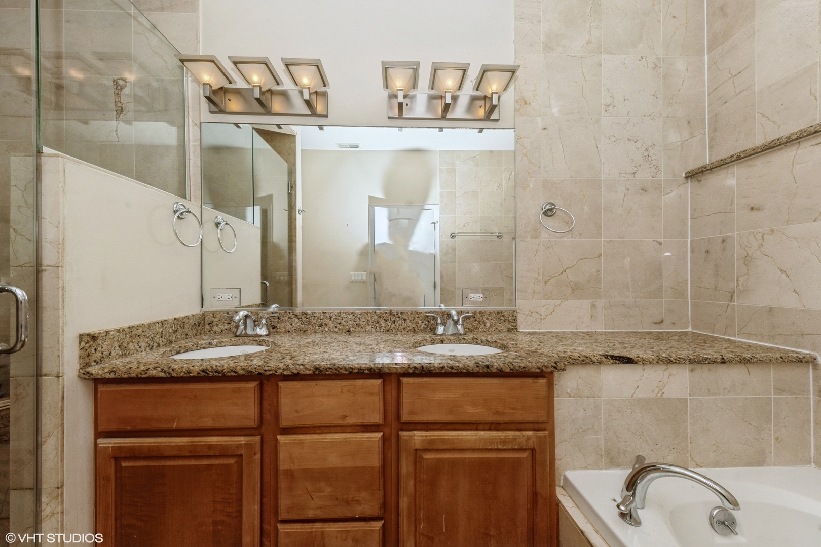 4000 S WESTERN Avenue Unit: 2