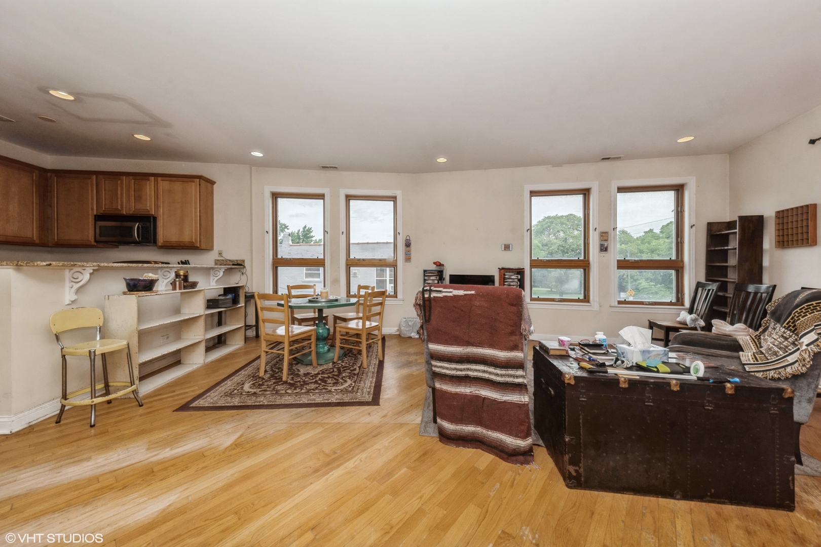 4000 S WESTERN Avenue Unit: 2