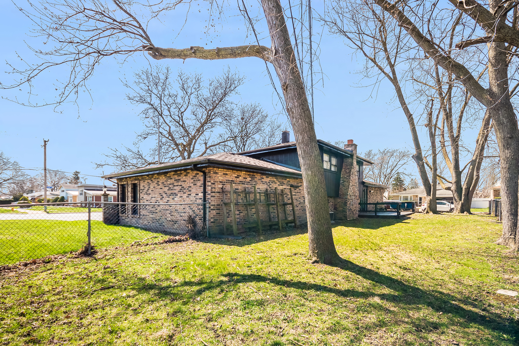 15369 Ingleside Avenue