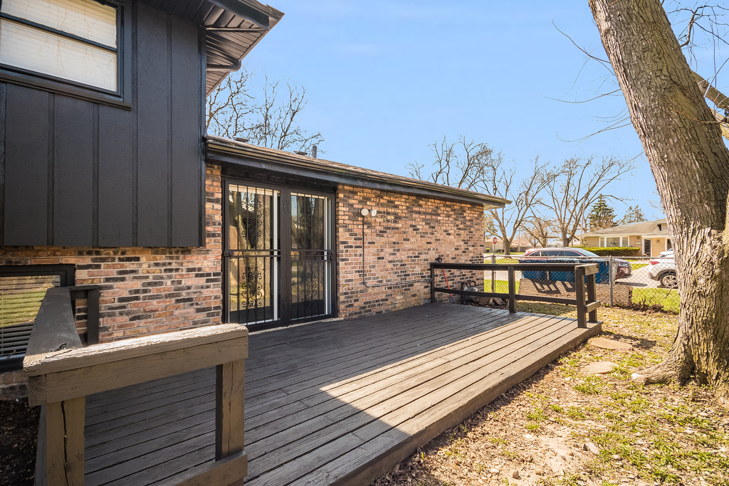 15369 Ingleside Avenue