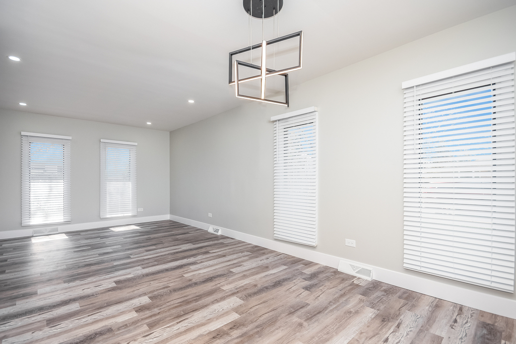 15369 Ingleside Avenue