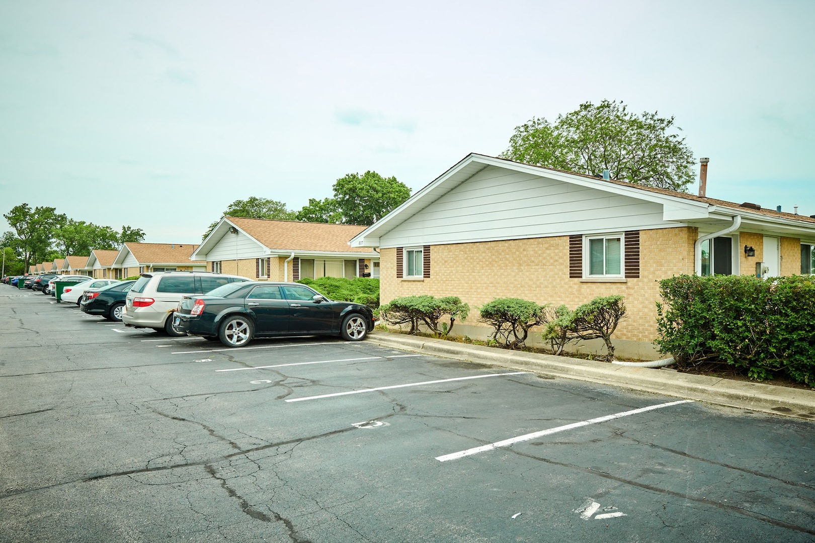 817 Valley Stream Drive Unit: B