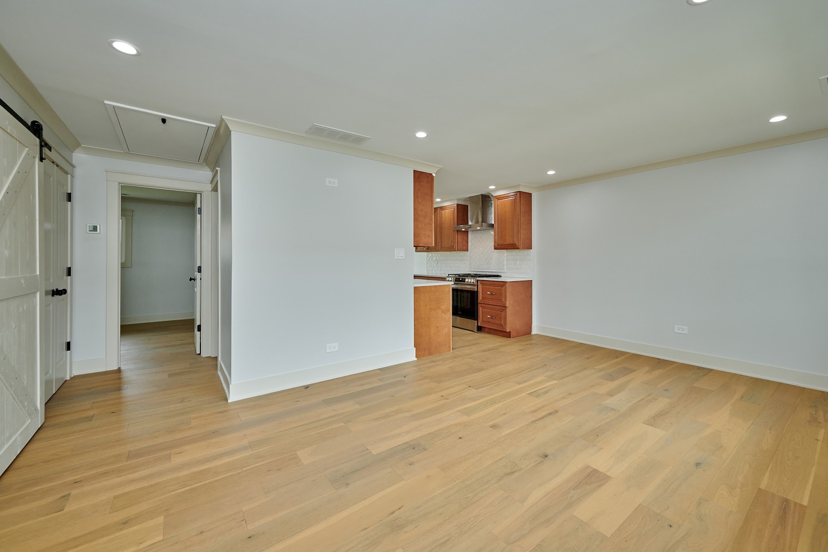 817 Valley Stream Drive Unit: B