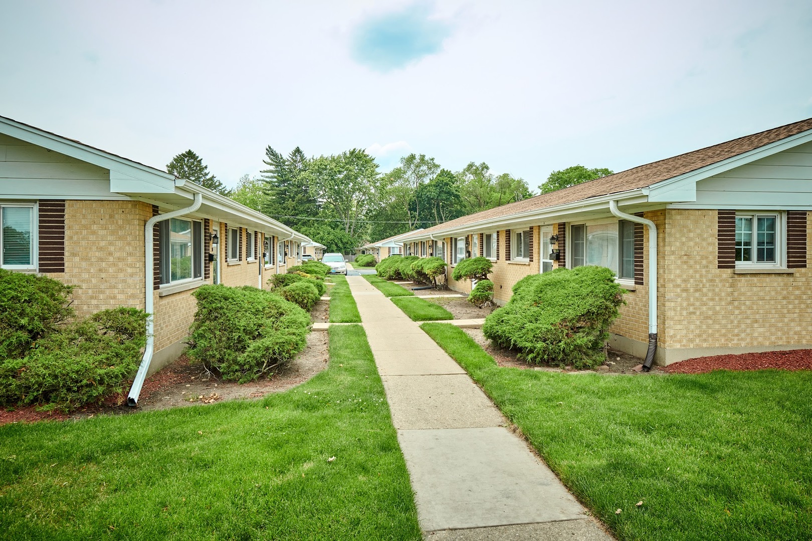 817 Valley Stream Drive Unit: B