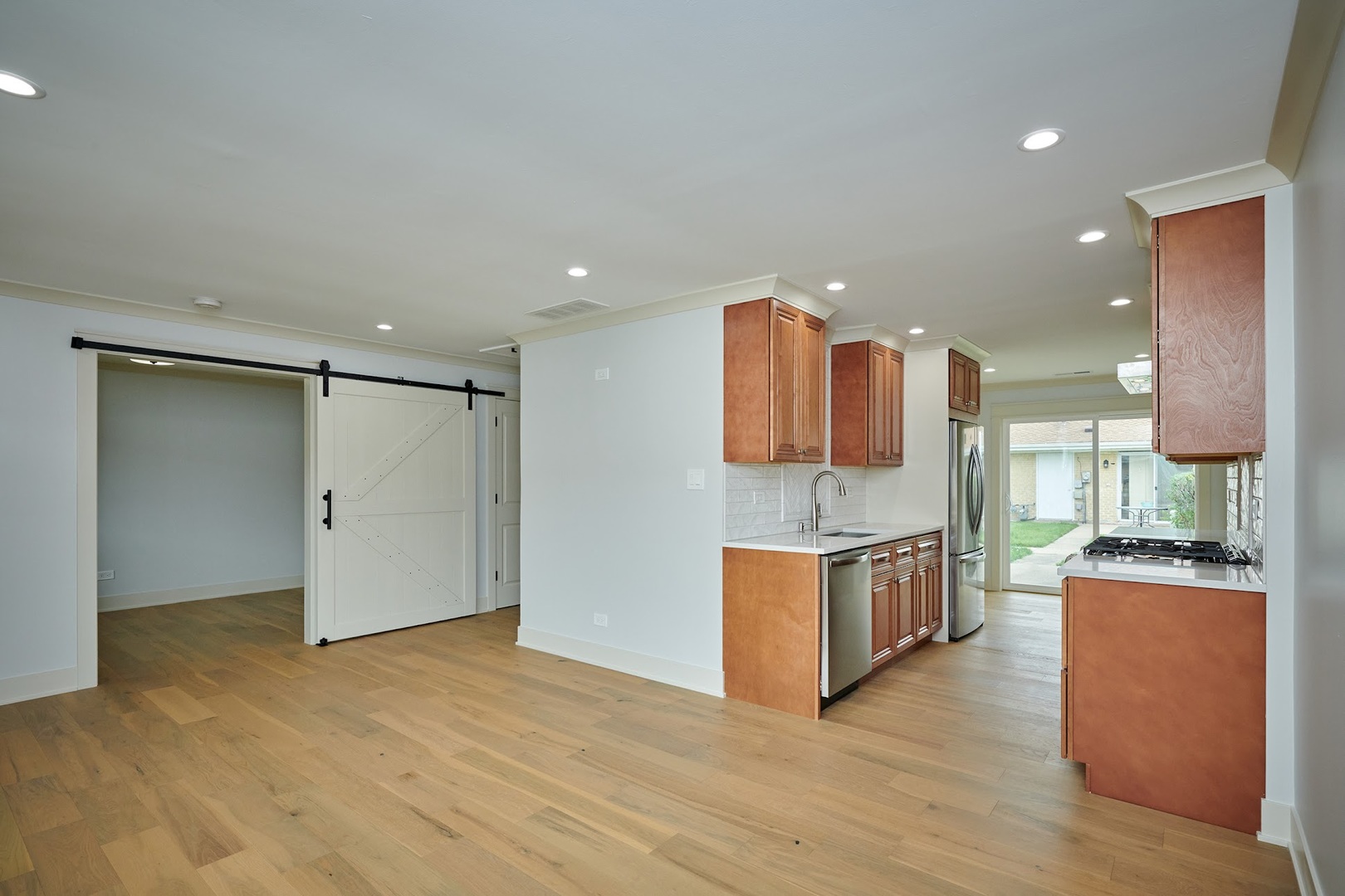 817 Valley Stream Drive Unit: B