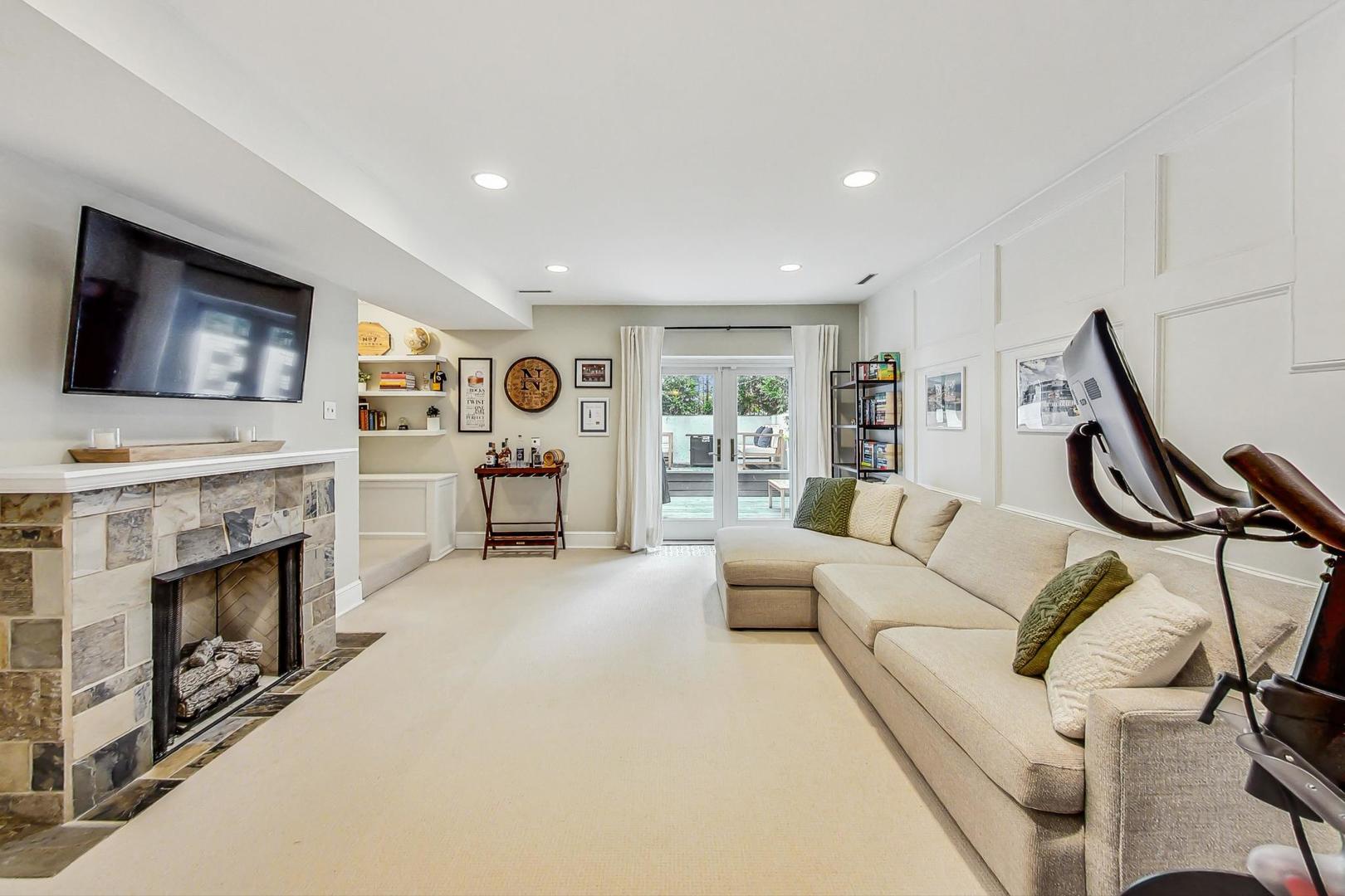 1455 W Wolfram Street Unit: A