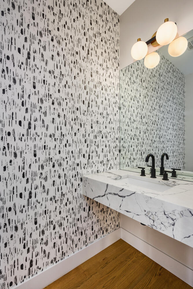 2521 W Lexington Street