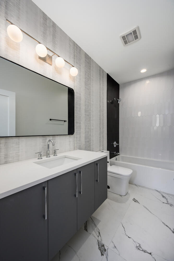 2521 W Lexington Street