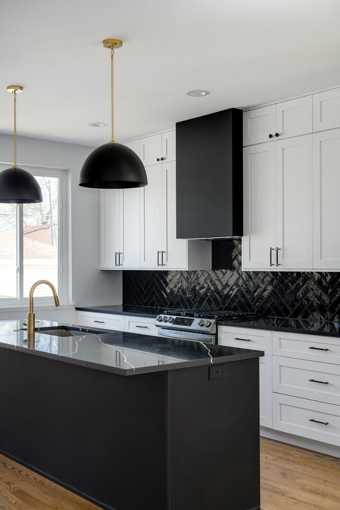 2521 W Lexington Street