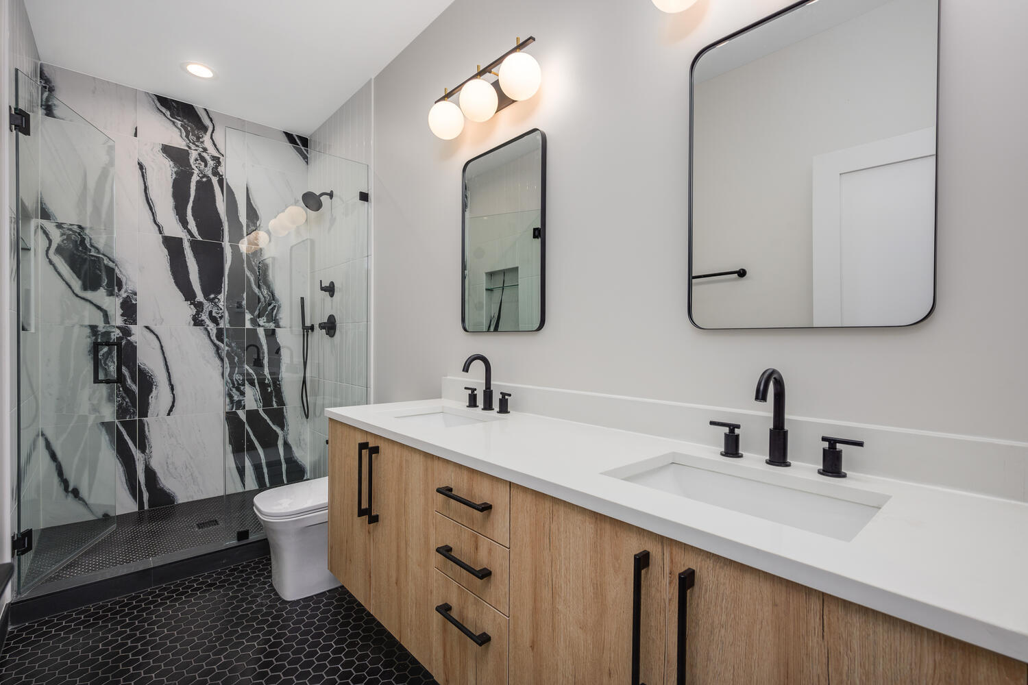 2521 W Lexington Street