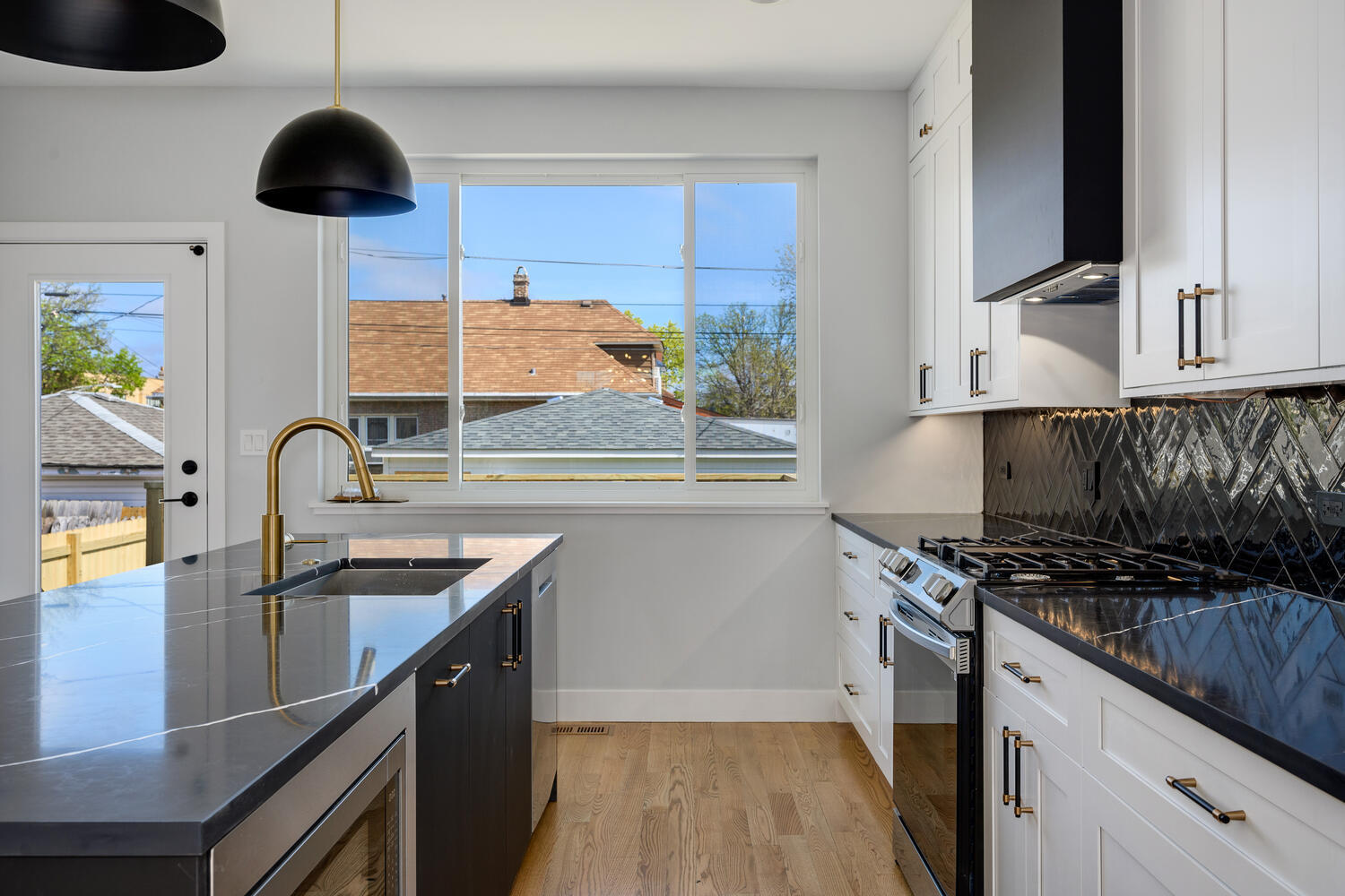 2521 W Lexington Street