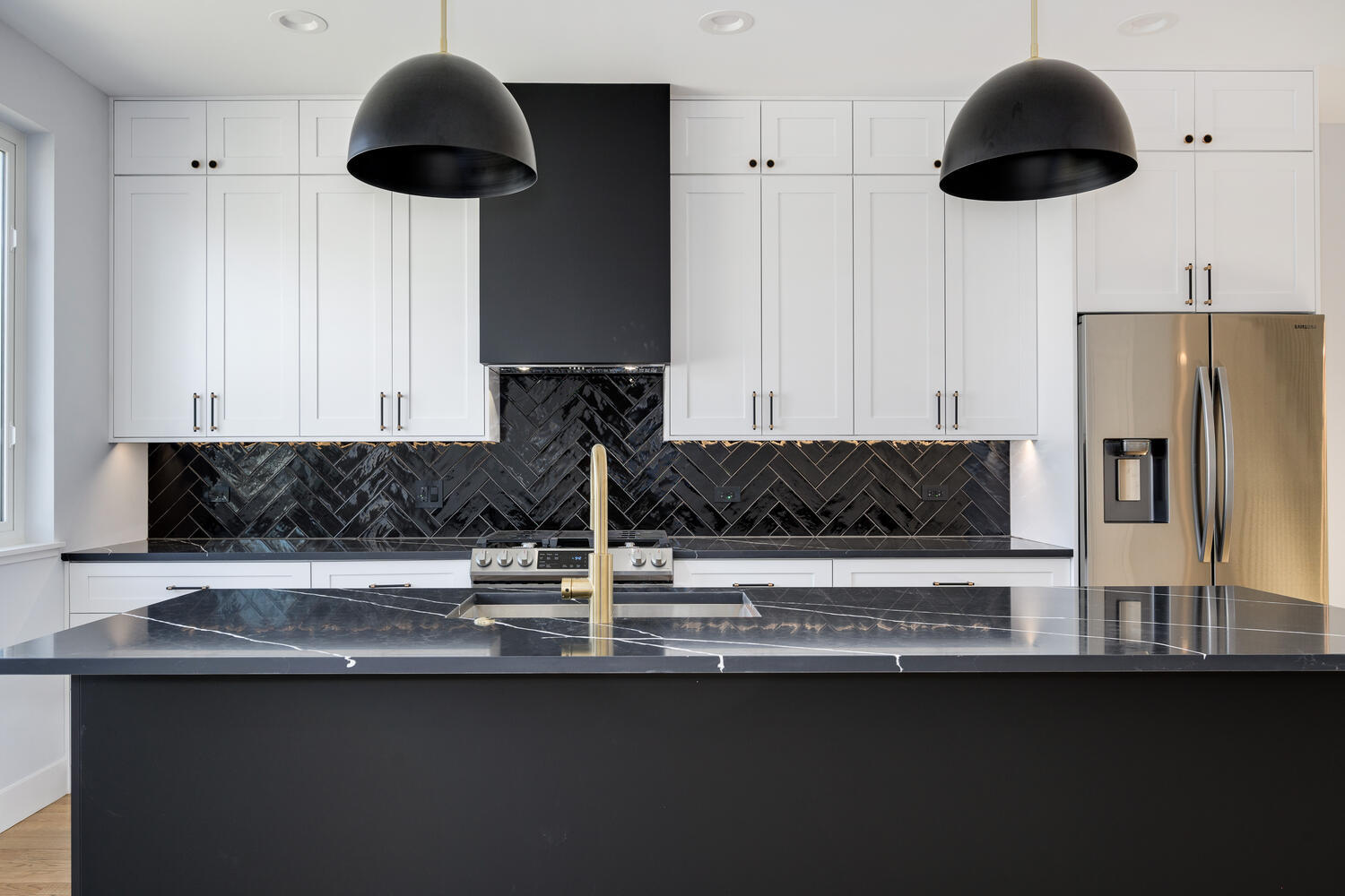 2521 W Lexington Street