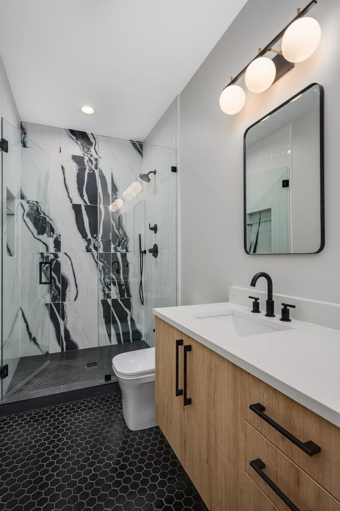 2521 W Lexington Street