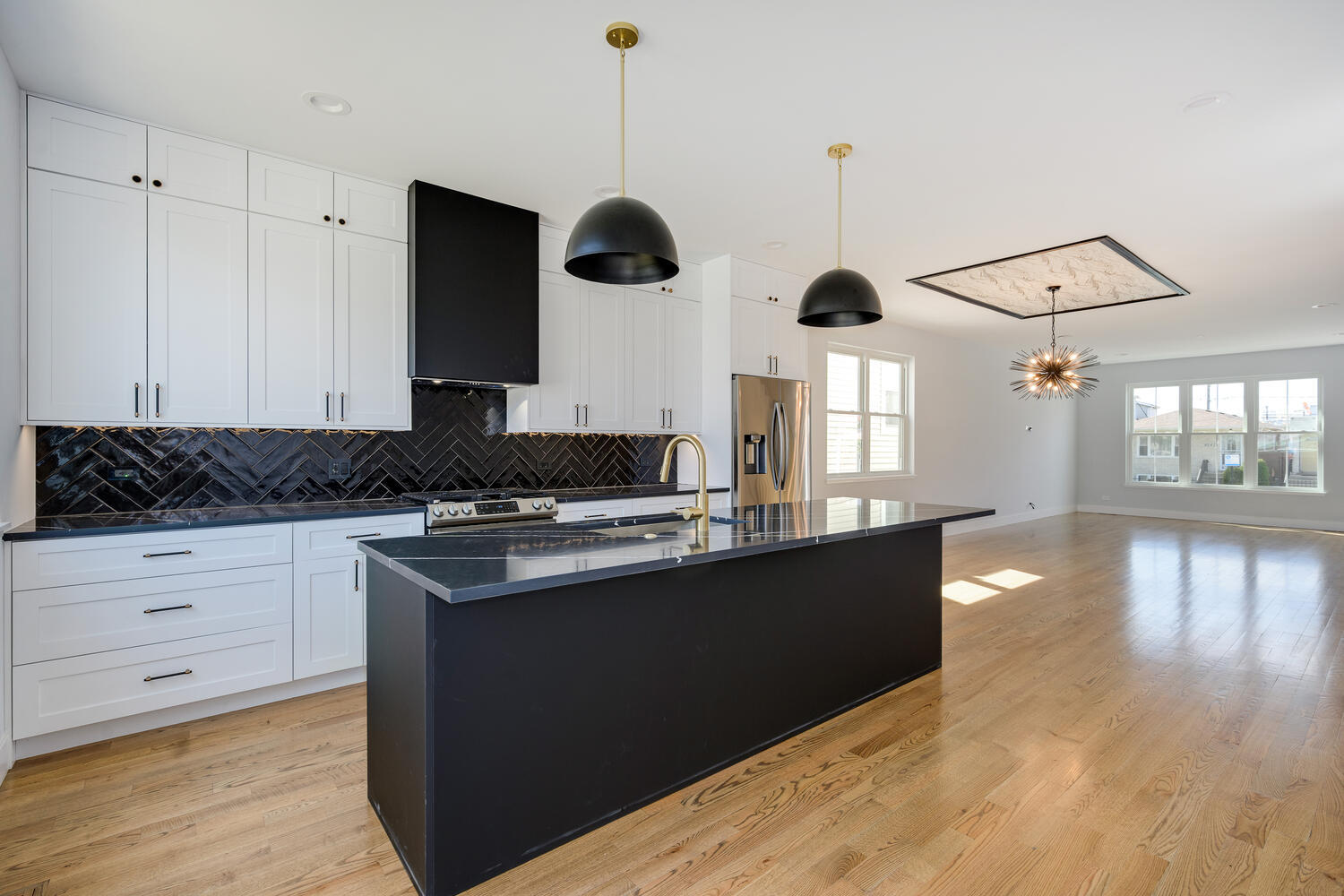 2521 W Lexington Street