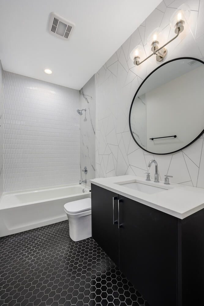 2521 W Lexington Street