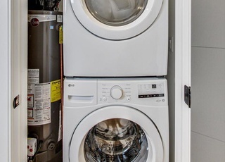 4745 S Indiana Avenue Unit: 1