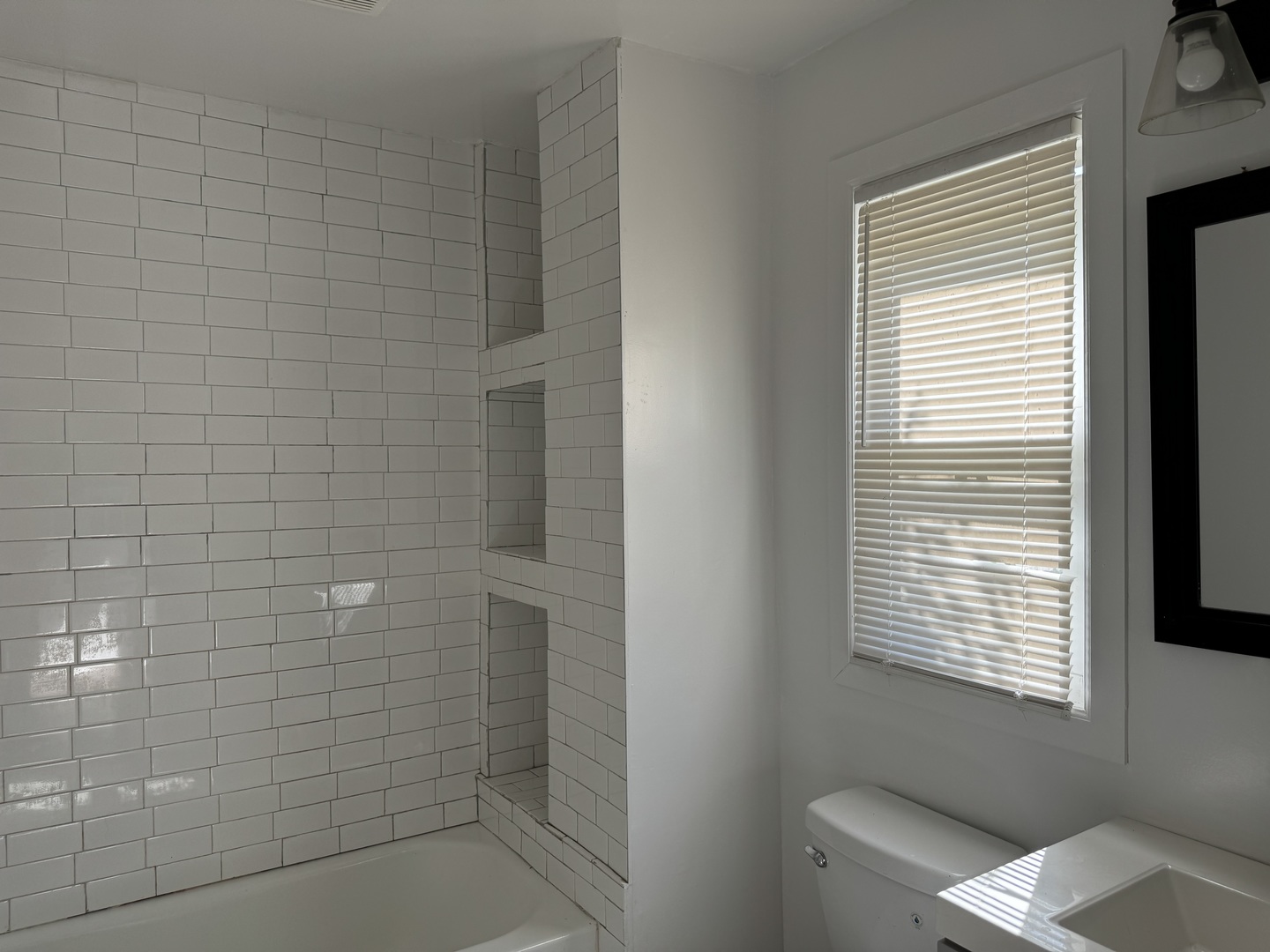 23 W 109th Place Unit: COACHHOUSE