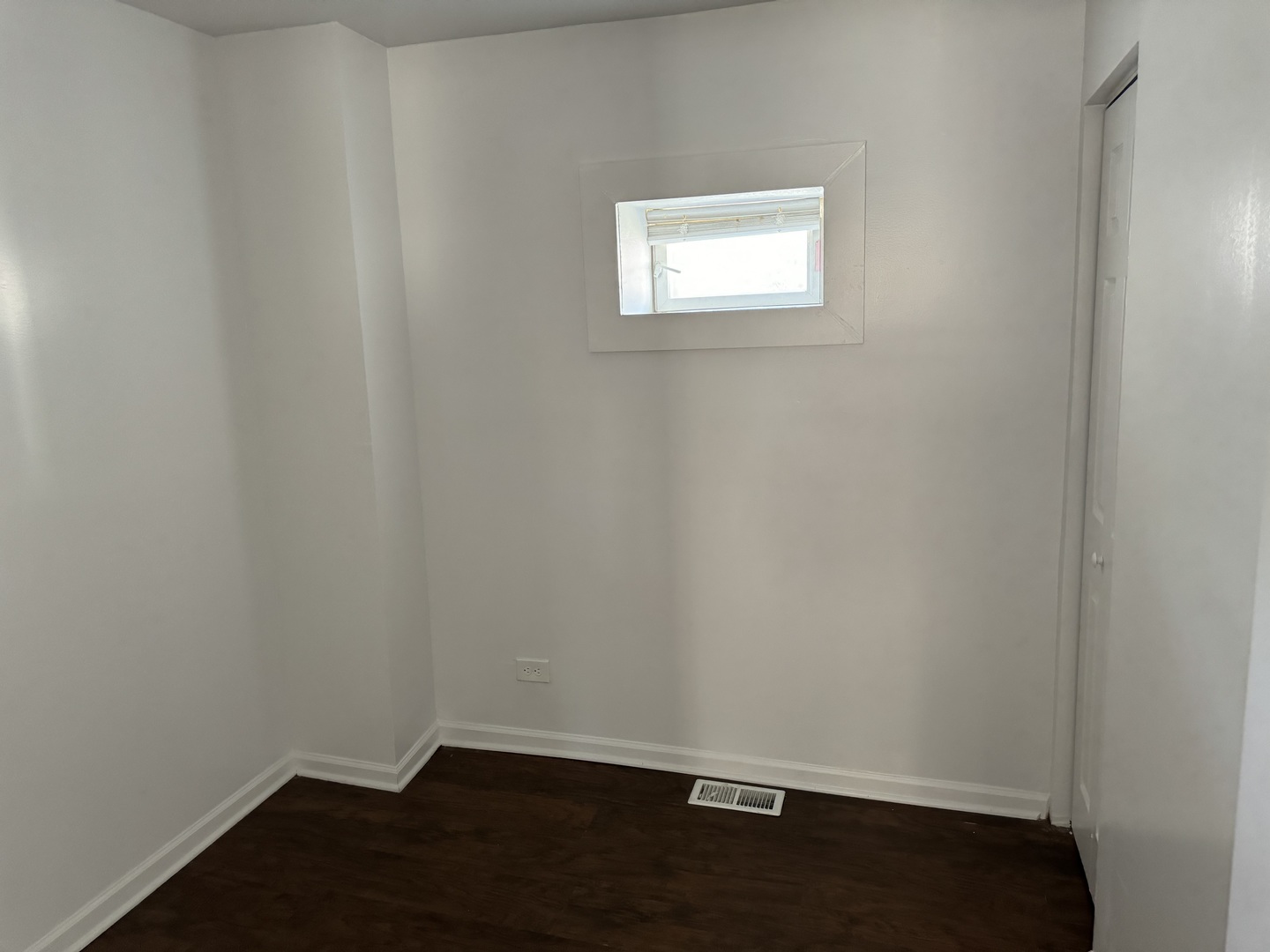 23 W 109th Place Unit: COACHHOUSE