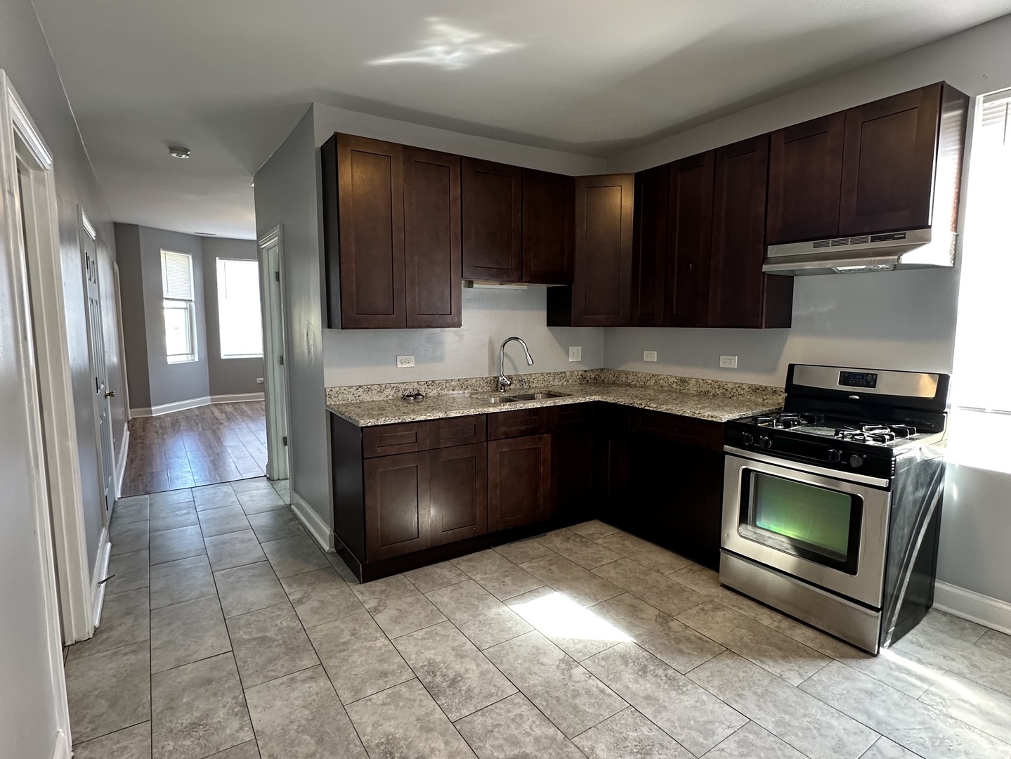 8726 S Escanaba Avenue Unit: 2F