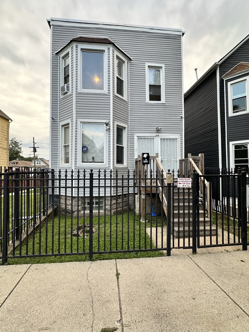 8726 S Escanaba Avenue Unit: 2F