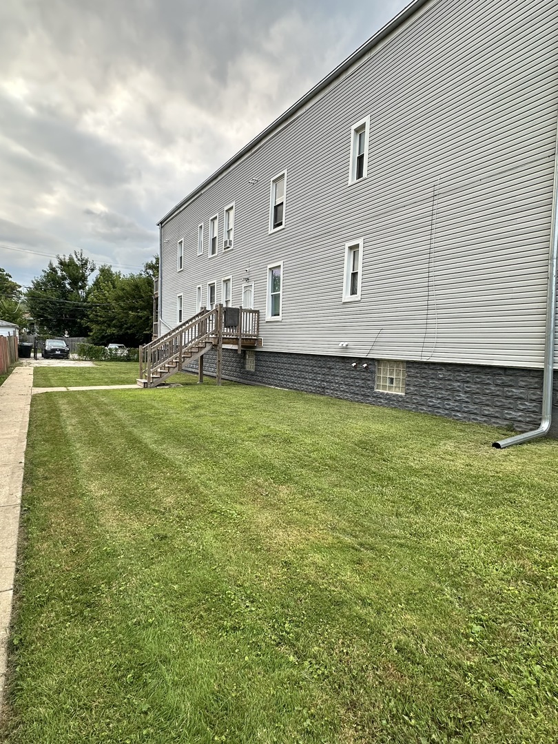 8726 S Escanaba Avenue Unit: 2F