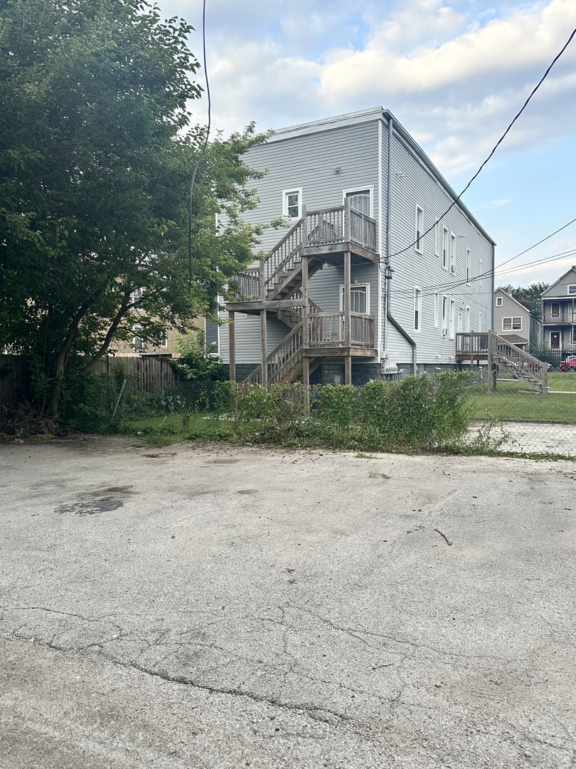 8726 S Escanaba Avenue Unit: 2F