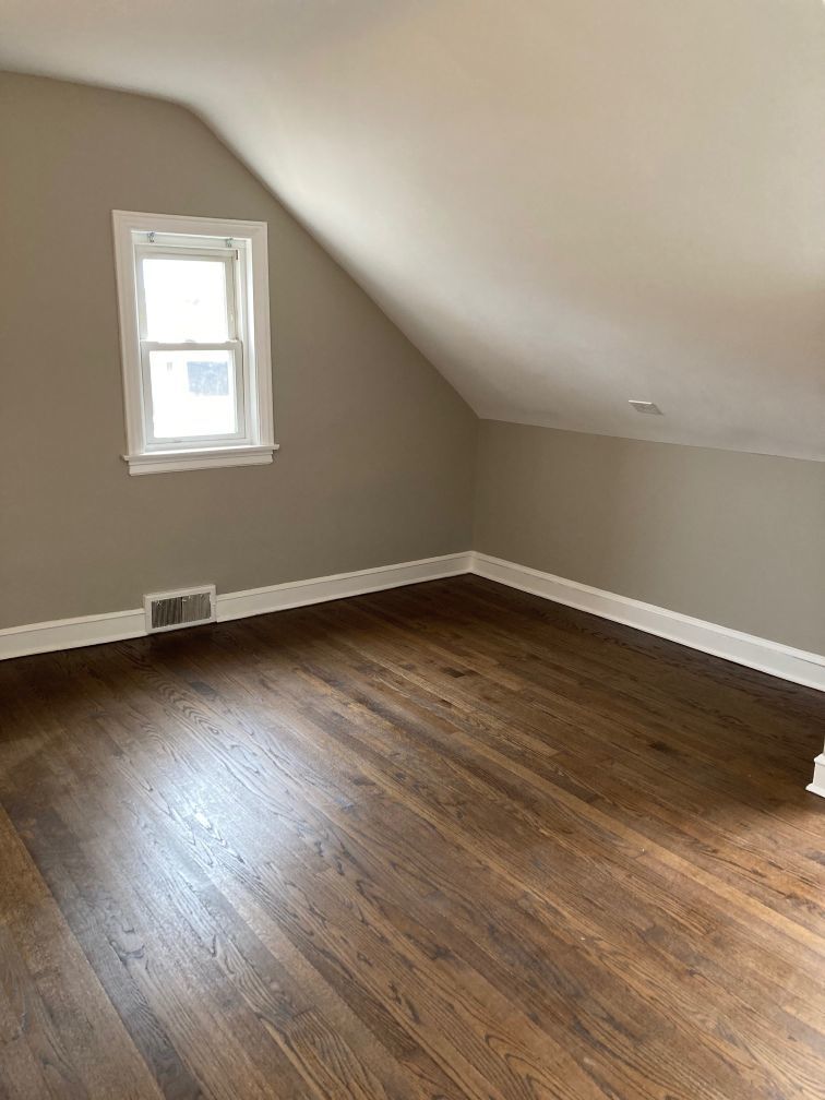 1040 W 103rd Street