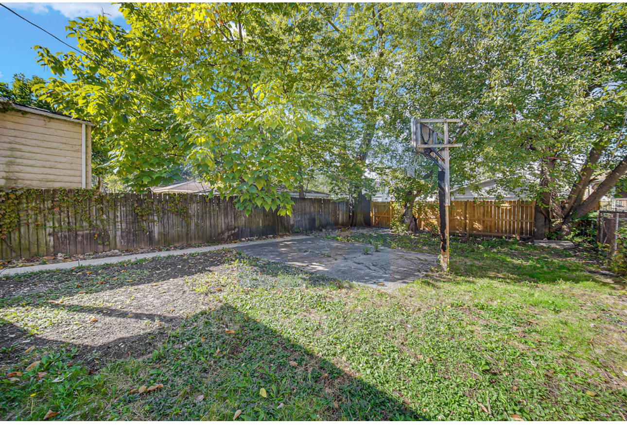 8040 S MERRILL Avenue