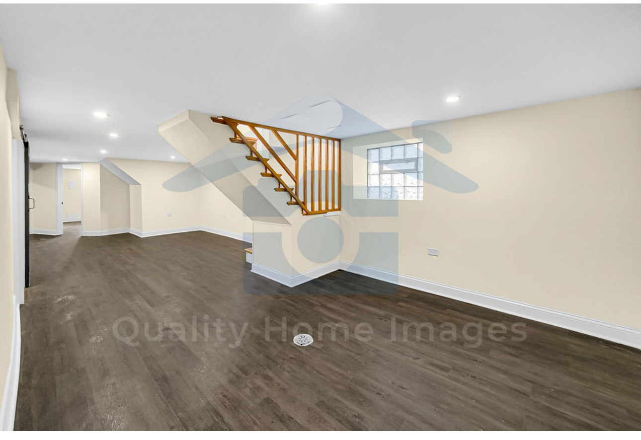 8040 S MERRILL Avenue