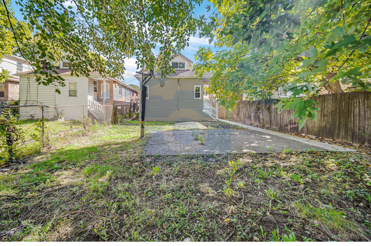 8040 S MERRILL Avenue