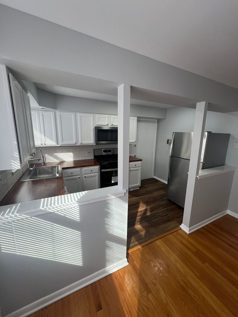 2348 W 111th Street Unit: 2