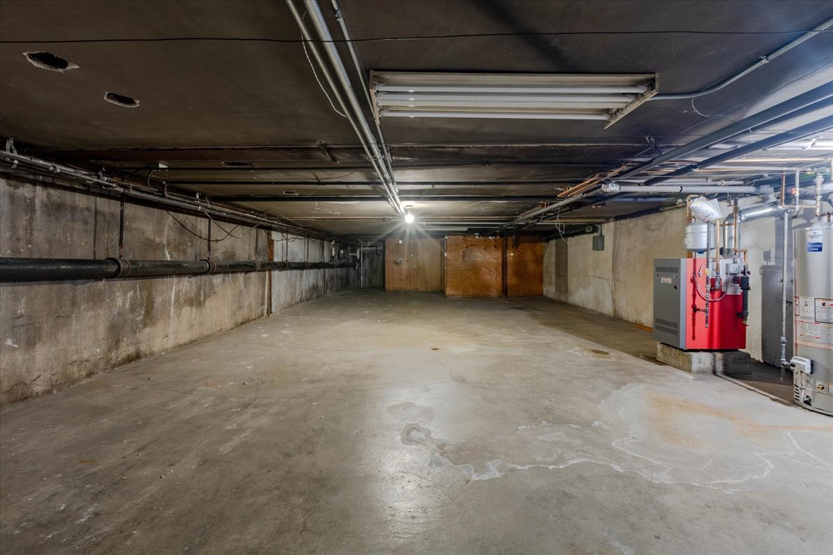 3033 N Milwaukee Avenue