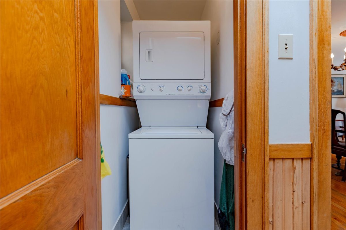 3033 N Milwaukee Avenue