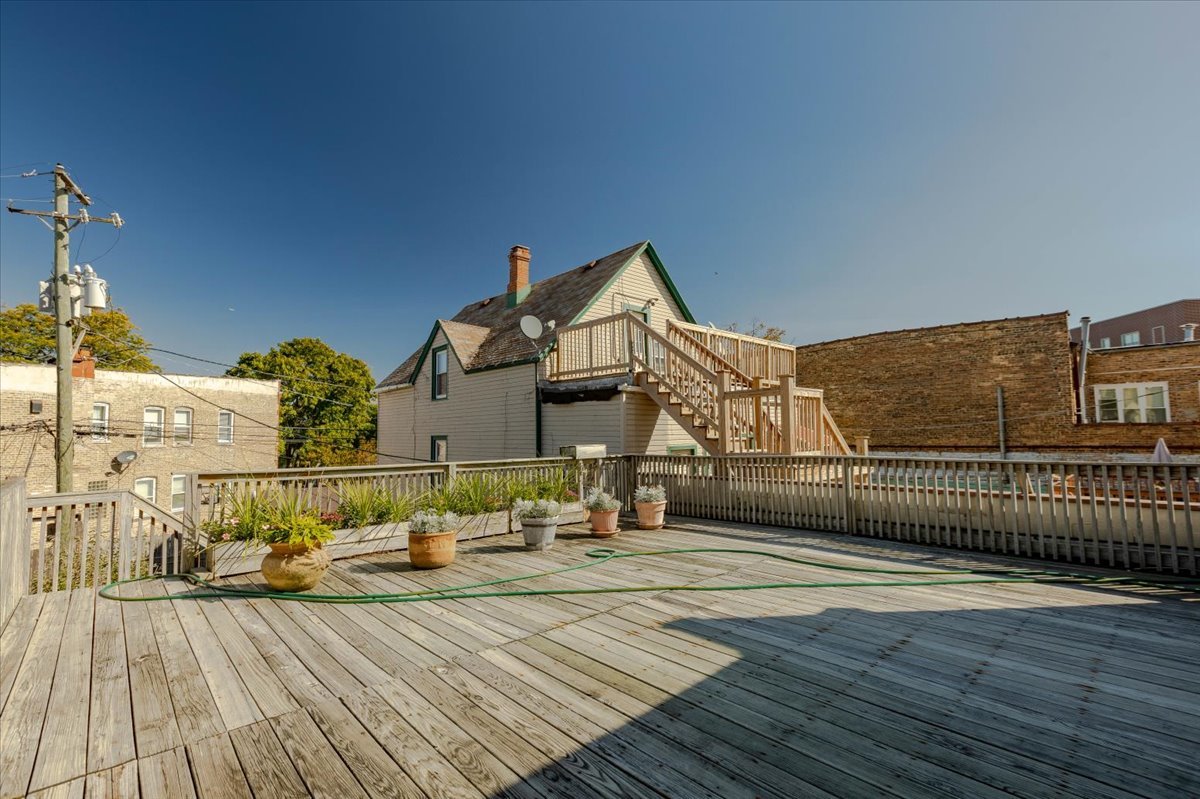 3033 N Milwaukee Avenue