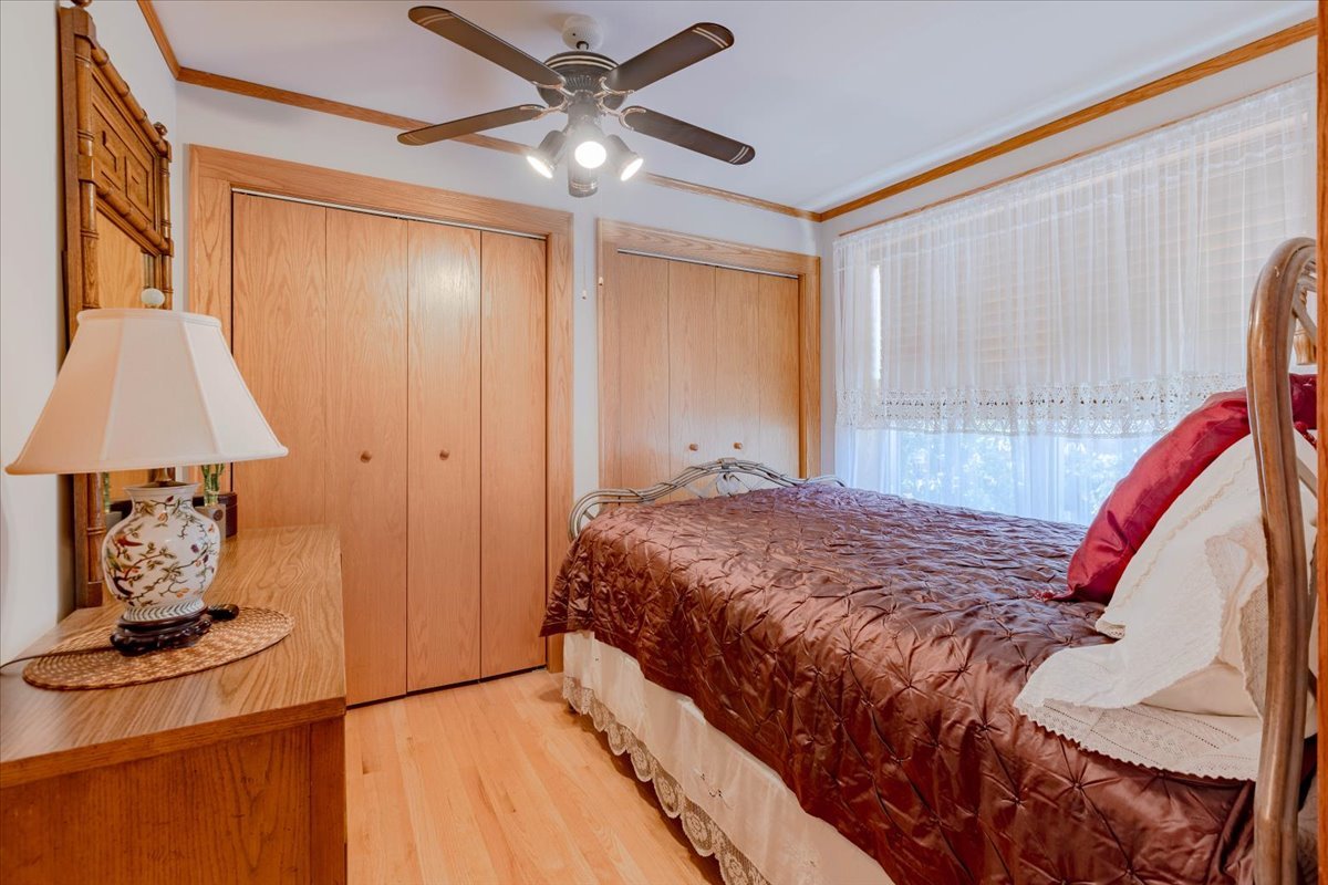 3033 N Milwaukee Avenue