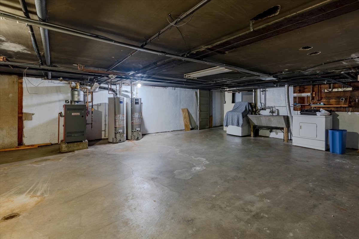 3033 N Milwaukee Avenue