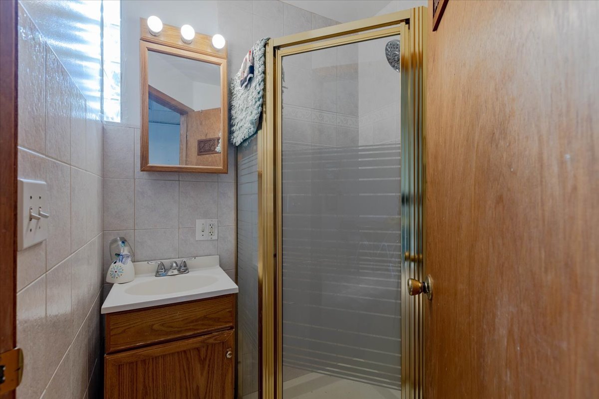 3033 N Milwaukee Avenue