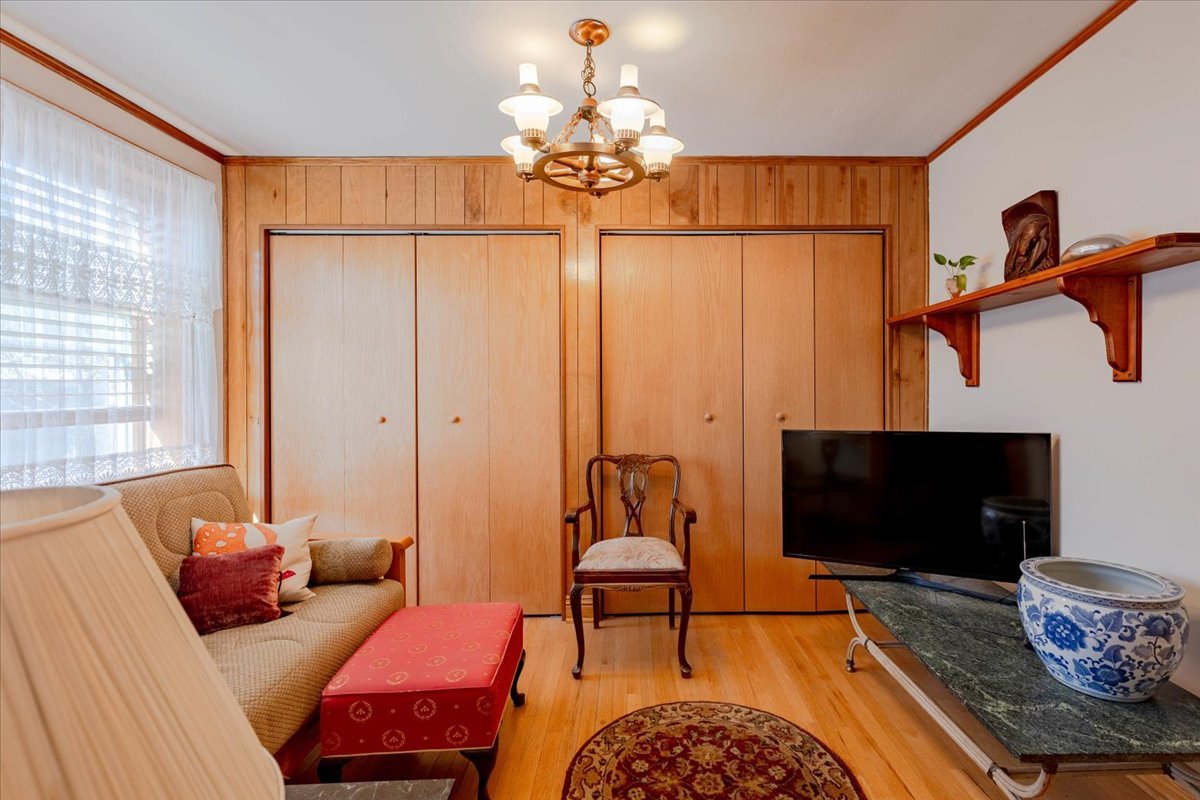 3033 N Milwaukee Avenue