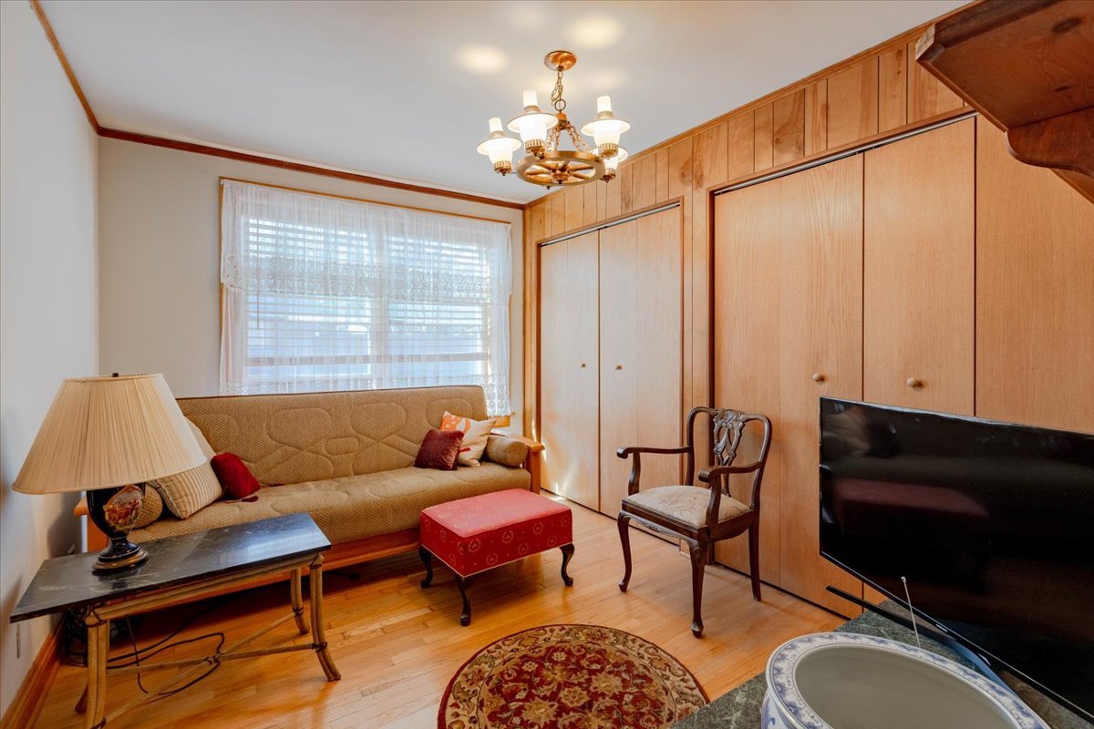 3033 N Milwaukee Avenue