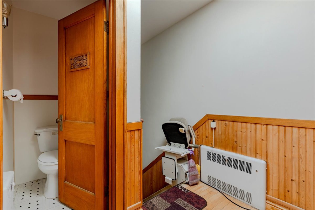 3033 N Milwaukee Avenue