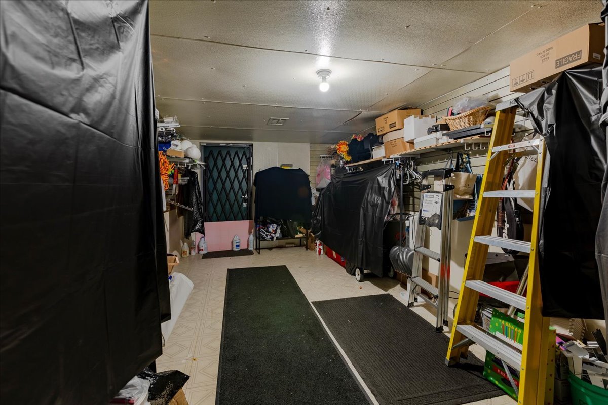 3033 N Milwaukee Avenue