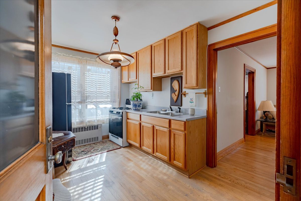 3033 N Milwaukee Avenue