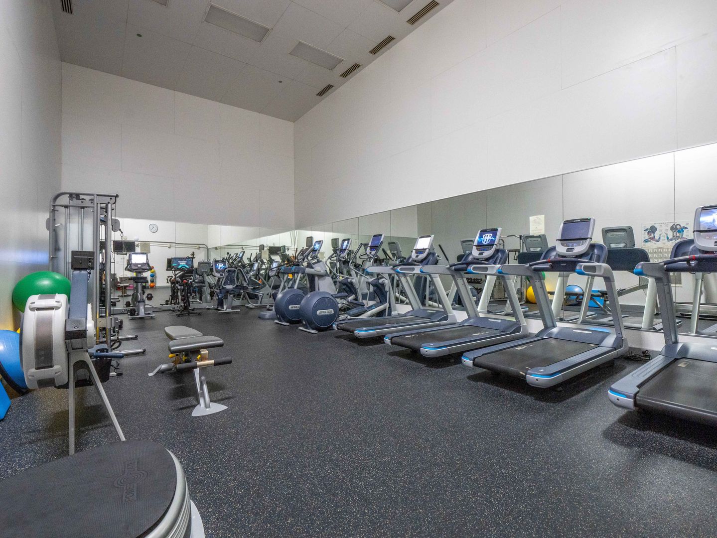 161 E Chicago Avenue Unit: 42H