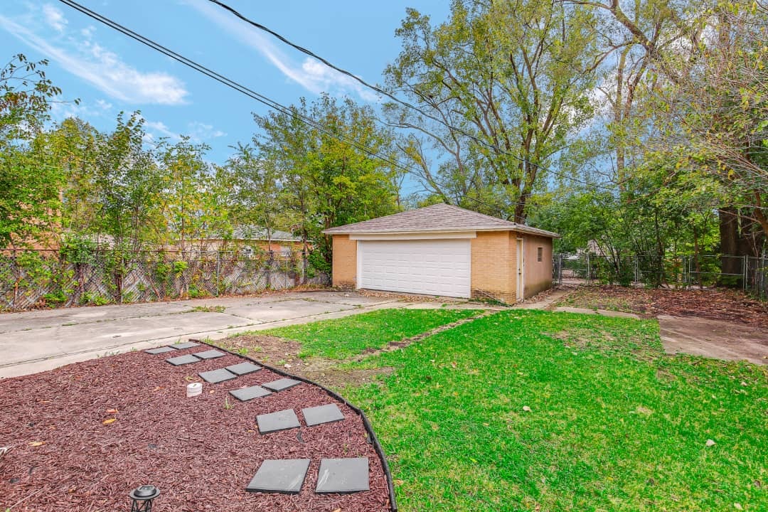 15107 WINCHESTER Avenue