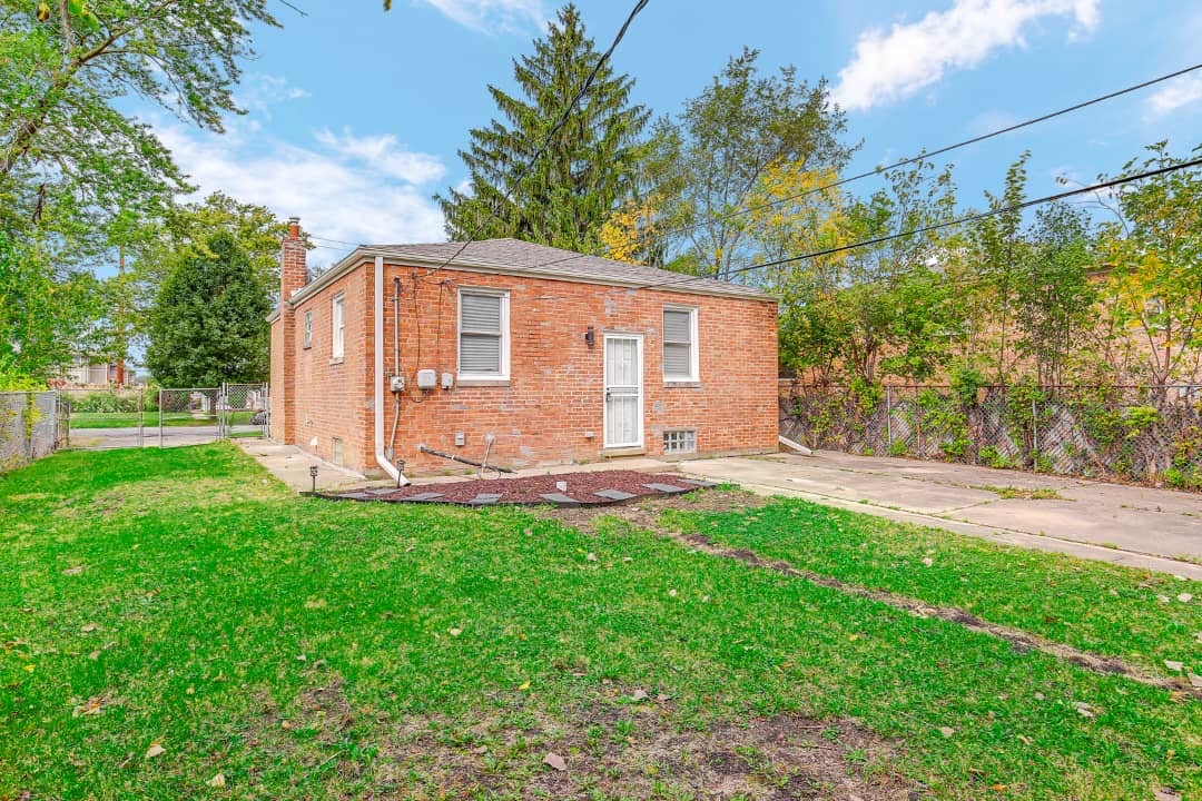 15107 WINCHESTER Avenue